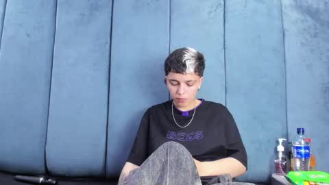 megan_thompsonn_ online show from May 7, 2:17 am