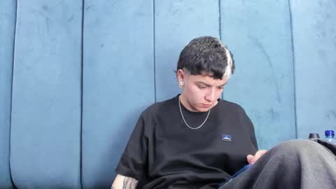 megan_thompsonn_ online show from May 27, 2:19 am