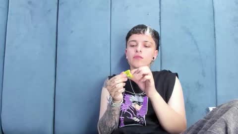 megan_thompsonn_ online show from May 28, 1:58 am