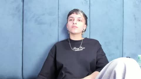 megan_thompsonn_ online show from June 23, 2:20 am