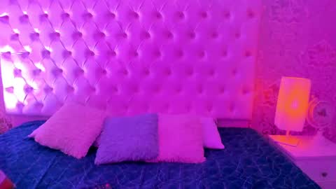 Snapshot of megan_tower chatting on September 21, 4:52 pm megan_tower online show from September 21, 4:52 pm