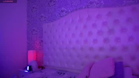 Snapshot of megan_tower chatting on September 25, 7:17 pm megan_tower online show from September 25, 7:17 pm