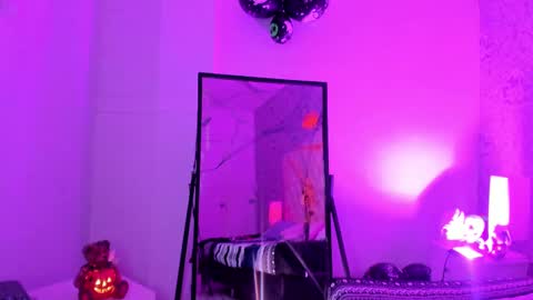 Snapshot of megan_tower chatting on October 27, 9:19 pm megan_tower online show from October 27, 9:19 pm