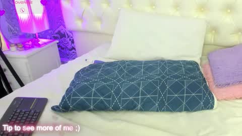 Snapshot of megan_tower chatting on February 13, 10:17 pm megan_tower online show from February 13, 10:17 pm