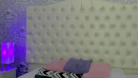 Snapshot of megan_tower chatting on February 20, 6:52 pm megan_tower online show from February 20, 6:52 pm
