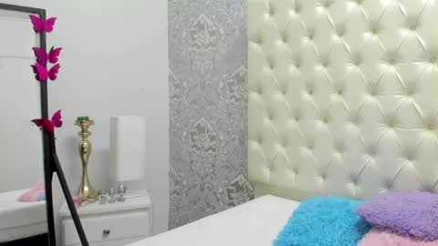 Snapshot of megan_tower chatting on March 22, 6:11 pm megan_tower online show from March 22, 6:11 pm