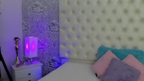 Snapshot of megan_tower chatting on March 24, 7:19 pm megan_tower online show from March 24, 7:19 pm