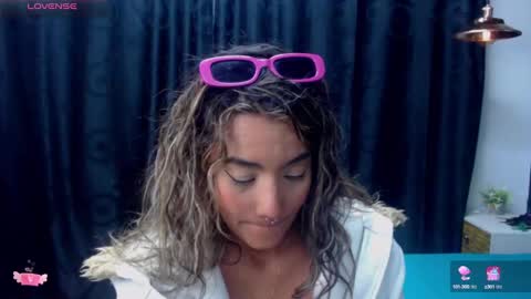 Snapshot of meganadriels96 chatting on December 18, 7:52 pm M E G A N   online show from December 18, 7:52 pm