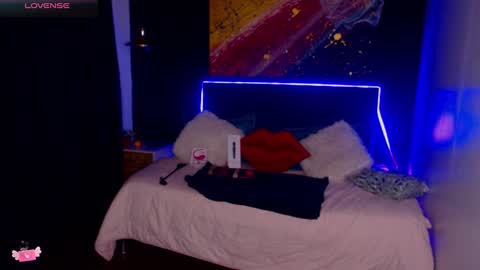 Snapshot of meganadriels96 chatting on December 21, 8:43 pm M E G A N   online show from December 21, 8:43 pm