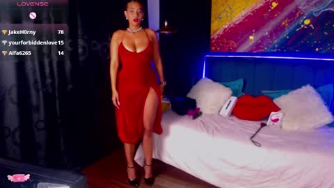 Snapshot of meganadriels96 chatting on December 22, 7:54 am M E G A N   online show from December 22, 7:54 am