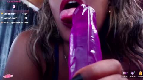 Snapshot of meganadriels96 chatting on January 26, 7:42 am M E G A N   online show from January 26, 7:42 am