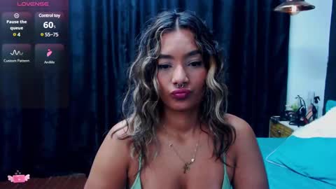 Snapshot of meganadriels96 chatting on February 3, 7:42 pm M E G A N   online show from February 3, 7:42 pm