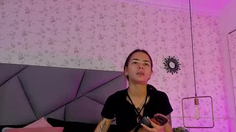 meganandtayler online show from November 6, 11:22 am