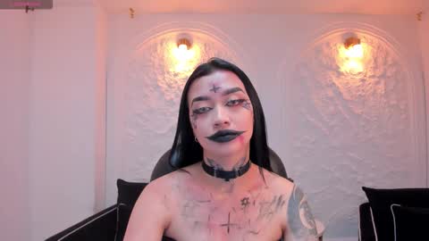 Megan Cross online show from November 1, 6:04 am