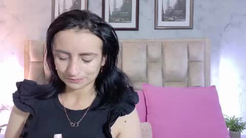 Snapshot of meganfennix chatting on June 12, 11:42 am meganfennix online show from June 12, 11:42 am