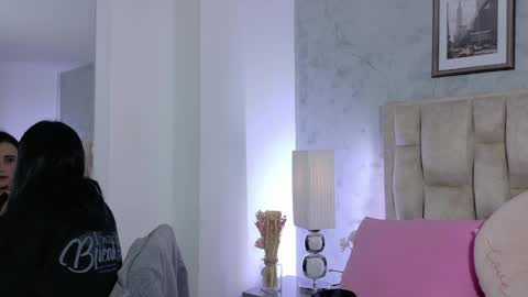 Snapshot of meganfennix chatting on June 16, 11:35 am meganfennix online show from June 16, 11:35 am