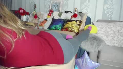 Nicki--------- Welcome to my Room online show from February 13, 6:48 pm