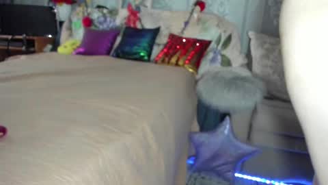 Nicki--------- Welcome to my Room online show from November 16, 7:58 am