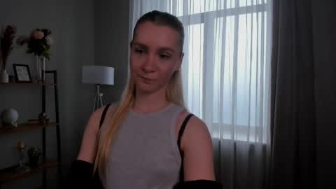 Elly online show from April 19, 12:04 pm