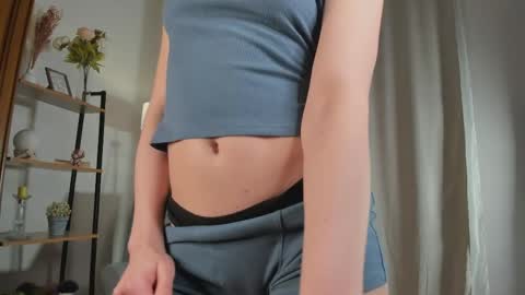 Elly online show from May 11, 4:04 pm