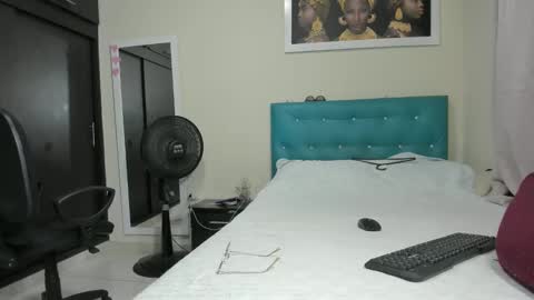 megan        online show from September 16, 2:01 am