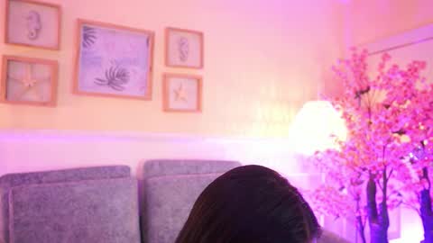 Snapshot of meganlowell chatting on February 19, 7:43 pm Megan Lowell online show from February 19, 7:43 pm