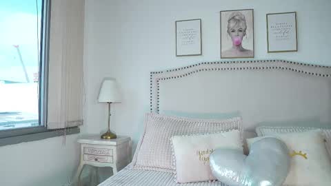 Mara online show from December 5, 1:52 pm