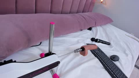 Megan  online show from December 27, 11:53 pm