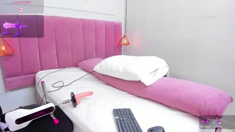 Megan  online show from November 4, 7:46 pm