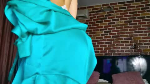 Snapshot of megansin_ chatting on September 28, 5:02 am Megan online show from September 28, 5:02 am