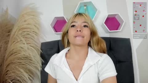 megansky18 online show from January 2, 10:55 pm