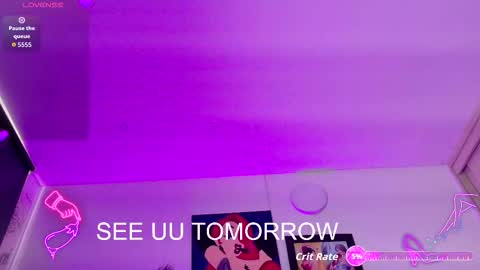 Snapshot of meganwolf1_ chatting on February 14, 6:15 pm Megan online show from February 14, 6:15 pm