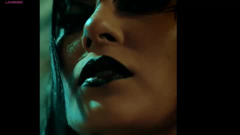 Snapshot of meganwolf1_ chatting on March 4, 6:58 pm Megan online show from March 4, 6:58 pm