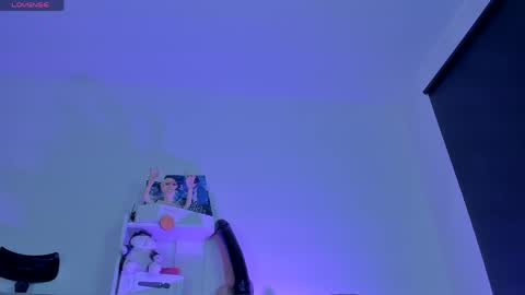 Snapshot of meganwolf1_ chatting on April 7, 3:12 pm Megan online show from April 7, 3:12 pm