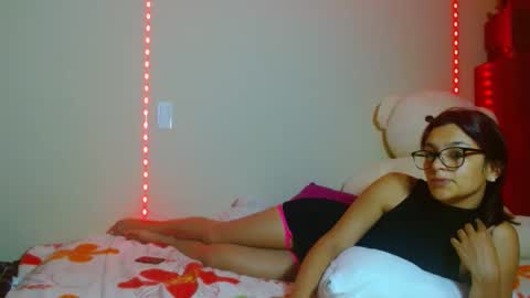 Snapshot of meganxox25 chatting on September 30, 2:27 am meganxox25 online show from September 30, 2:27 am