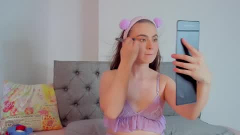 Snapshot of meganysammy chatting on April 21, 7:17 pm megansammy online show from April 21, 7:17 pm