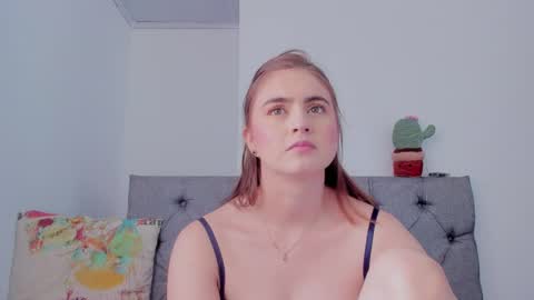 Snapshot of meganysammy chatting on June 7, 3:27 pm megansammy online show from June 7, 3:27 pm