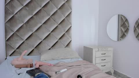 M E G A R A online show from December 19, 8:02 am