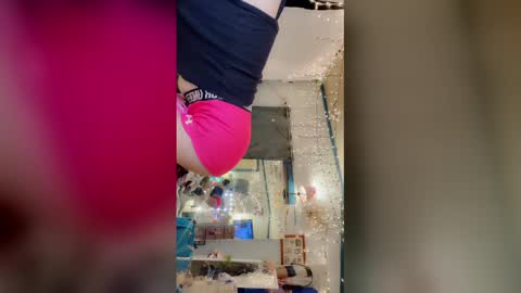 MegaTinyyy online show from February 4, 7:47 am