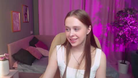 Snapshot of megg_ryan chatting on March 27, 2:06 pm megg_ryan online show from March 27, 2:06 pm