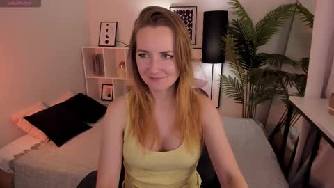 Meggy online show from October 17, 1:57 pm