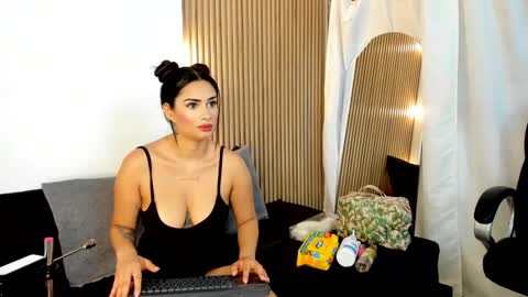 Meghan online show from November 4, 12:26 pm