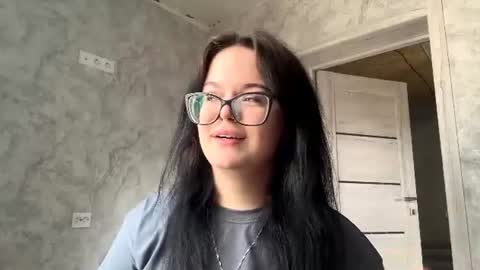Snapshot of meghanlui chatting on June 12, 1:10 pm Hanna online show from June 12, 1:10 pm