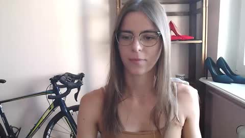 Snapshot of megi_erotic chatting on April 2, 6:22 am Megi online show from April 2, 6:22 am