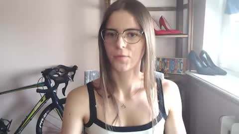 Snapshot of megi_erotic chatting on June 25, 1:37 pm Megi online show from June 25, 1:37 pm