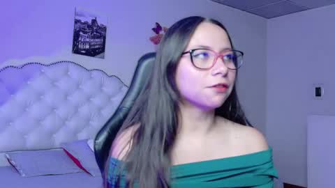 Snapshot of mei_hells chatting on March 27, 1:33 am Mei online show from March 27, 1:33 am