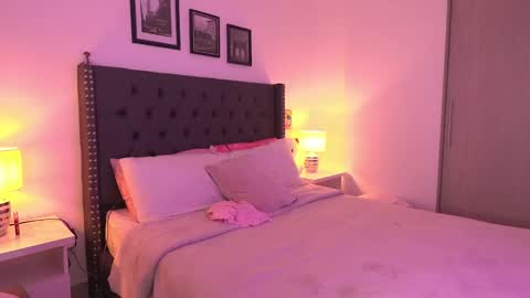 meiis3 online show from January 8, 12:35 am