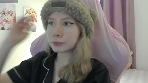 Snapshot of meikitty chatting on April 23, 9:39 pm Mei online show from April 23, 9:39 pm