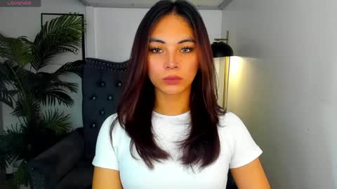 meiluxe online show from May 28, 10:45 am