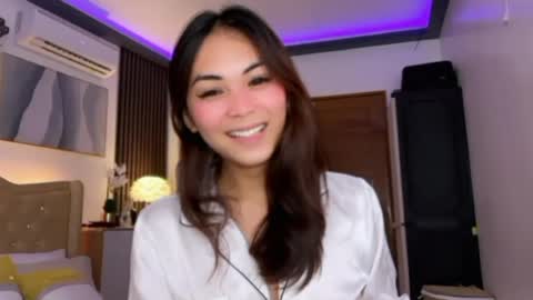 meiluxe online show from June 18, 1:37 pm